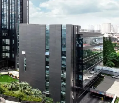 智慧港口数字化转型的关键技术路径与实践应用分析